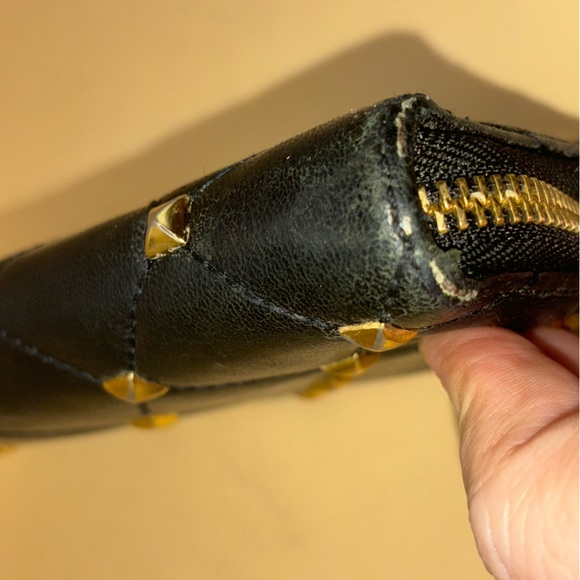 Final price Michael Kors Astor Quilted Metallic Gold Studded Leather Zip Wallet - Picture 5 of 6